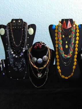 Vintage & Modern Assorted Jewelry lot- very nice!